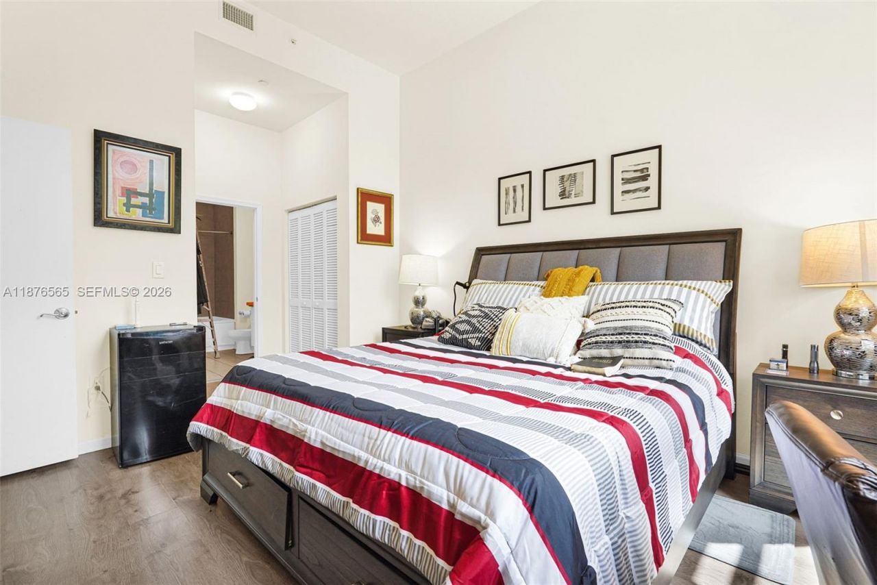 19501 W Country Club Dr, Unit 207, Aventura, FL 33180 Photo