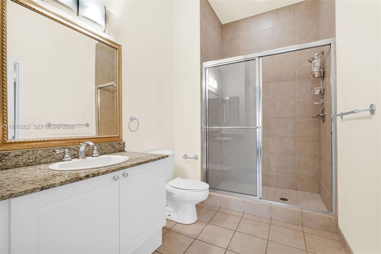 19501 W Country Club Dr, Unit 207, Aventura, FL 33180 Photo