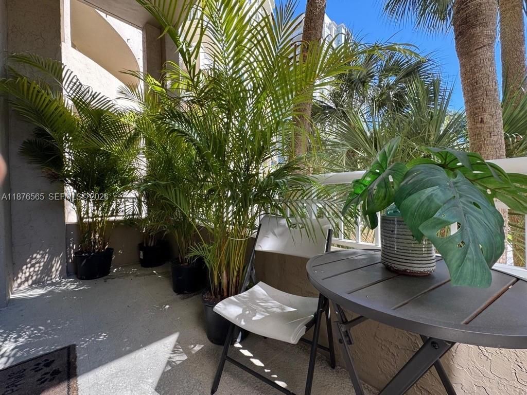 19501 W Country Club Dr, Unit 207, Aventura, FL 33180 Photo