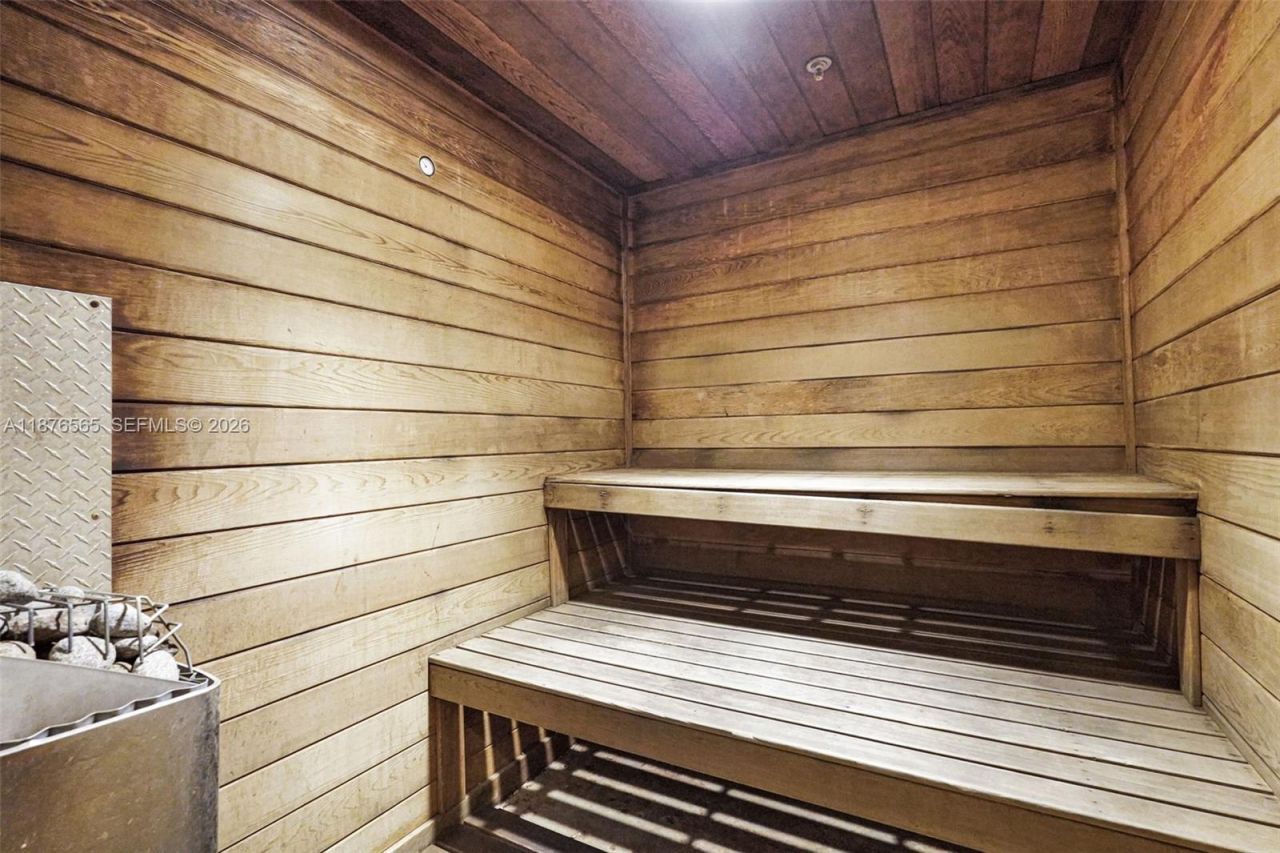 19501 W Country Club Dr, Unit 207, Aventura, FL 33180 Photo