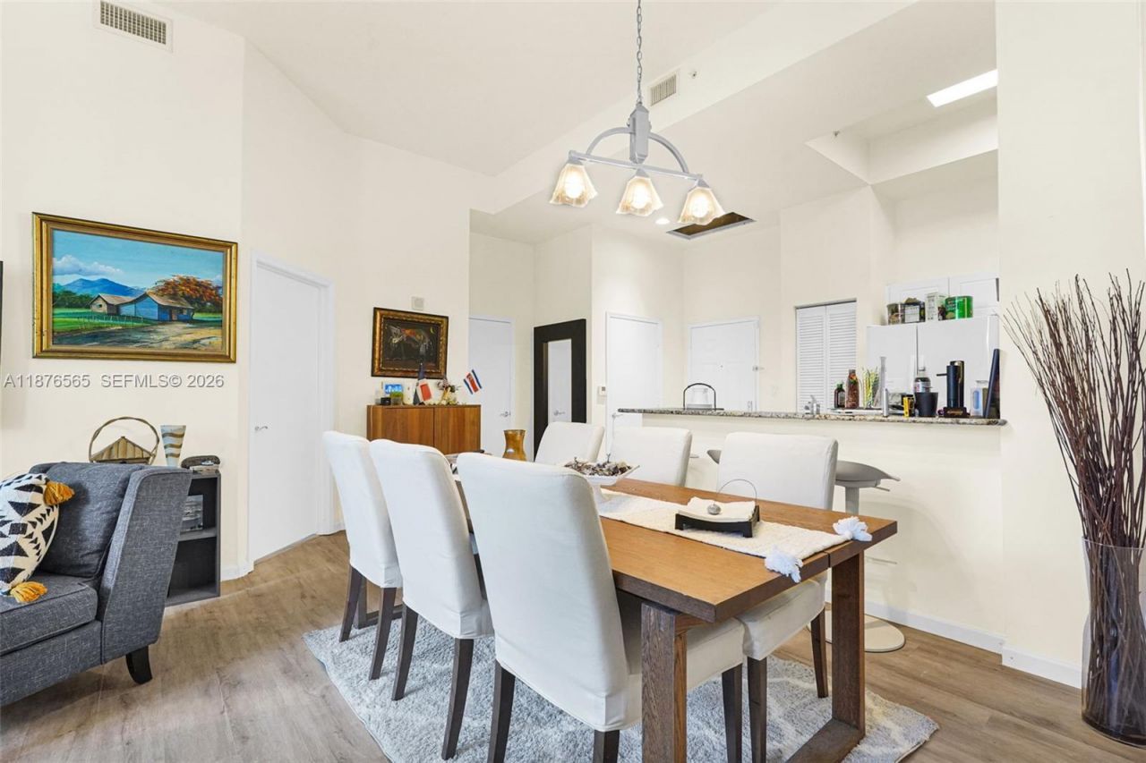 19501 W Country Club Dr, Unit 207, Aventura, FL 33180 Photo