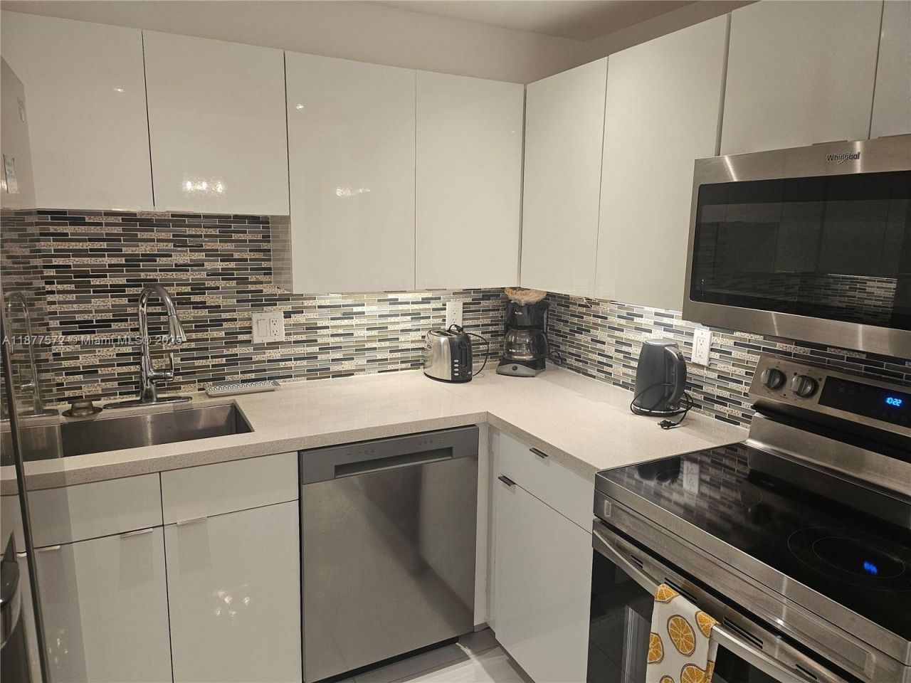 5161 Collins Ave, Unit 707, Miami Beach, FL 33140 Photo