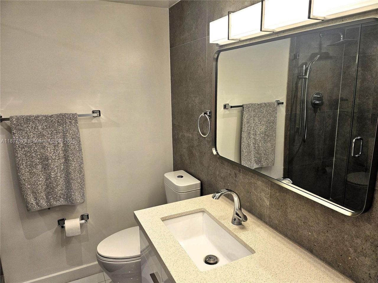 5161 Collins Ave, Unit 707, Miami Beach, FL 33140 Photo