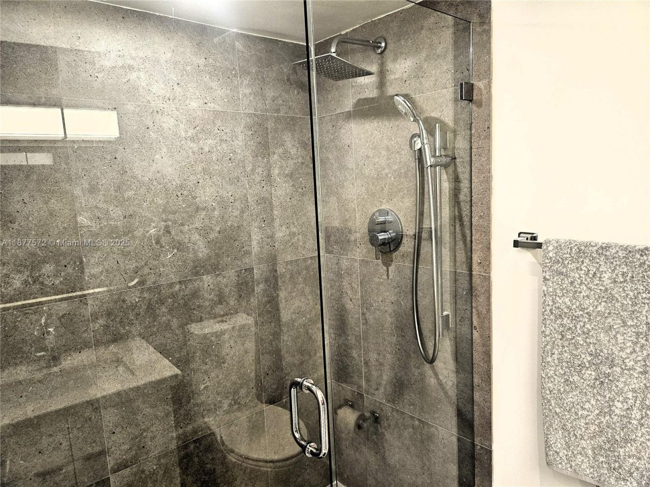 5161 Collins Ave, Unit 707, Miami Beach, FL 33140 Photo