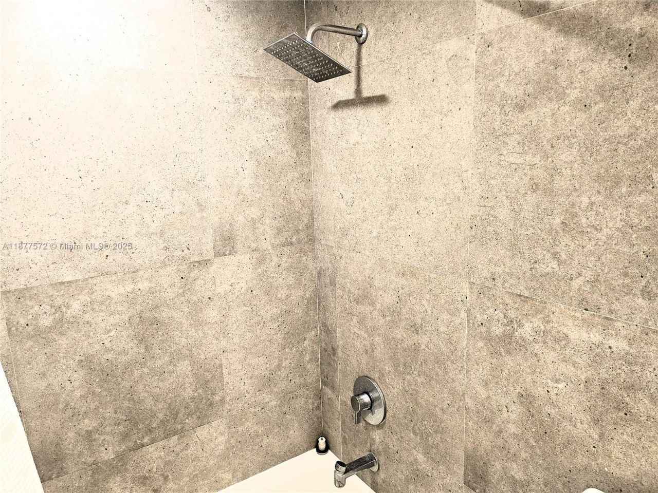 5161 Collins Ave, Unit 707, Miami Beach, FL 33140 Photo