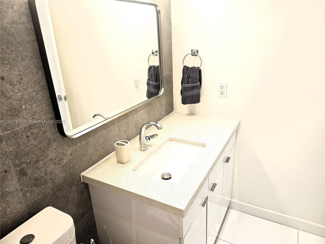5161 Collins Ave, Unit 707, Miami Beach, FL 33140 Photo