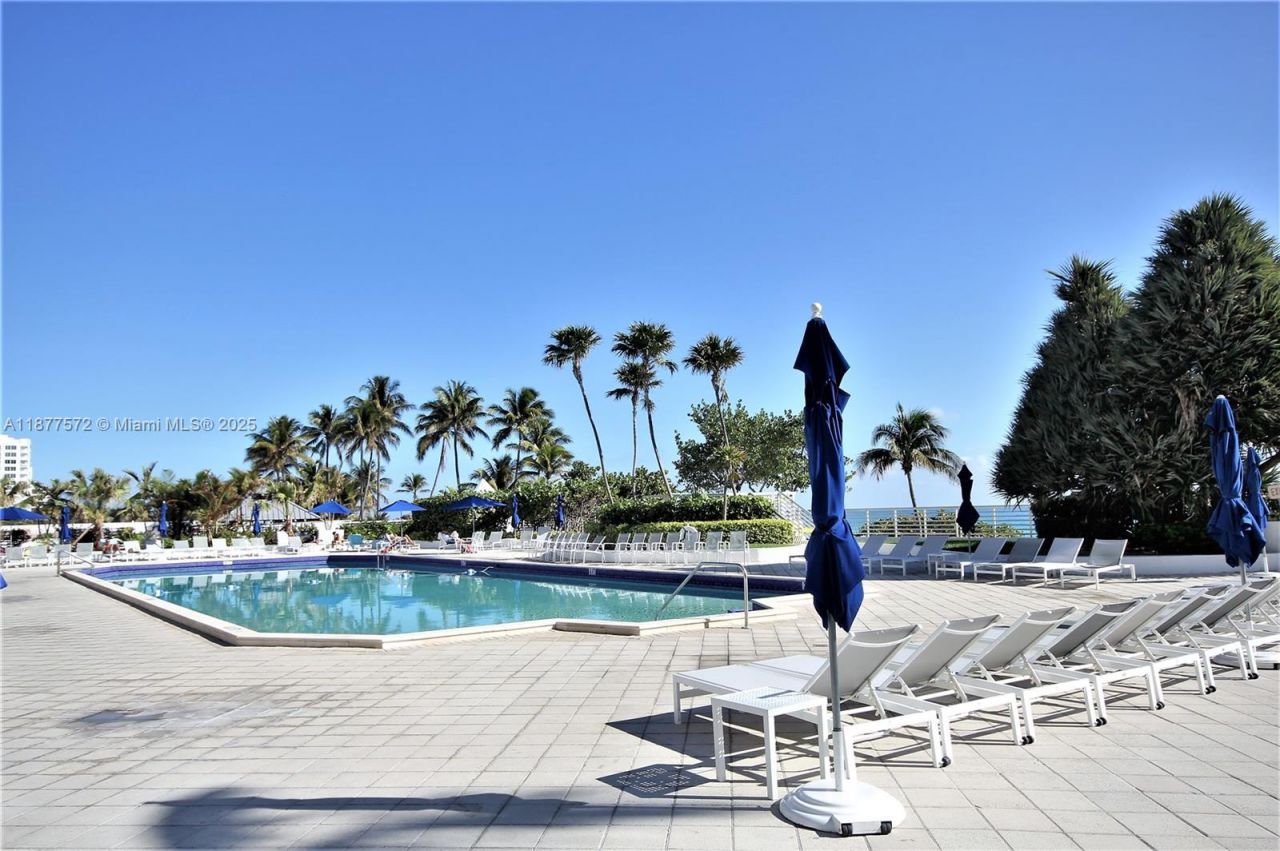 5161 Collins Ave, Unit 707, Miami Beach, FL 33140 Photo
