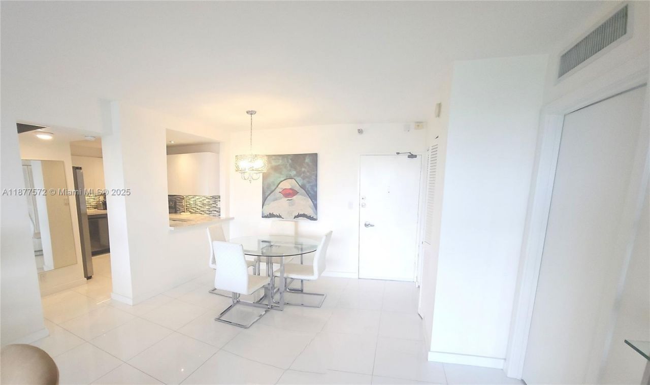 5161 Collins Ave, Unit 707, Miami Beach, FL 33140 Photo