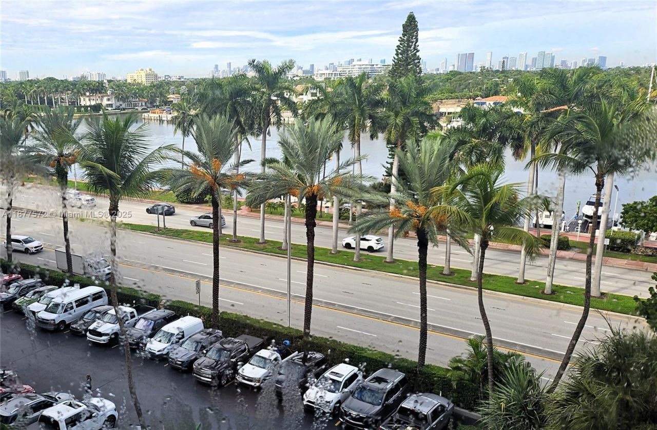 5161 Collins Ave, Unit 707, Miami Beach, FL 33140 Photo