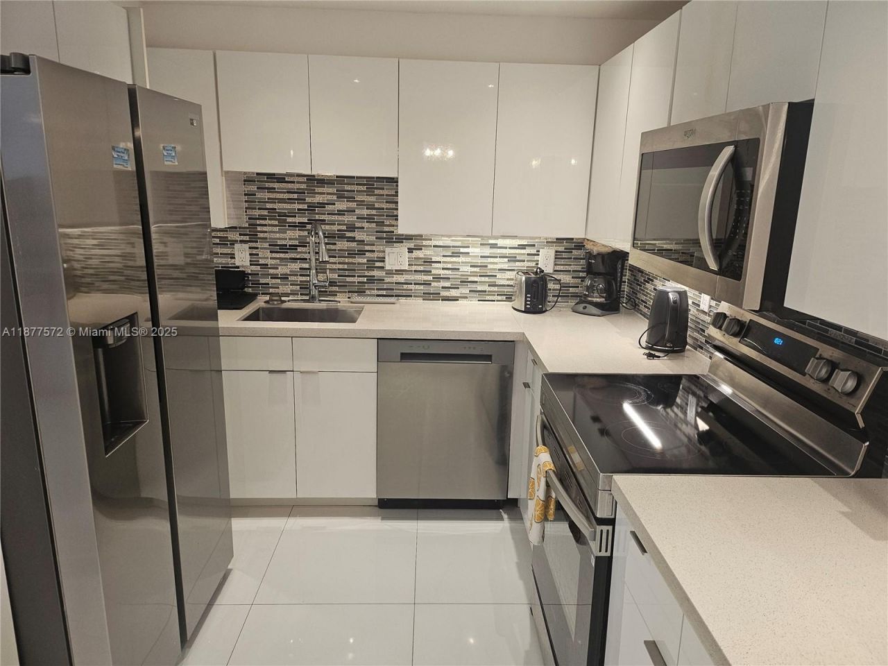 5161 Collins Ave, Unit 707, Miami Beach, FL 33140 Photo