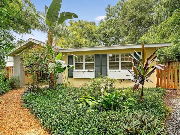 617 ROBIE AVENUE, MOUNT DORA, FL 32757