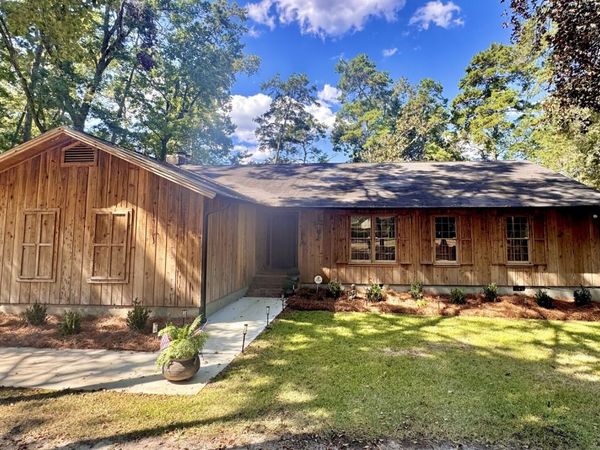 289 Lake Trace Drive, Thomasville, GA 31757