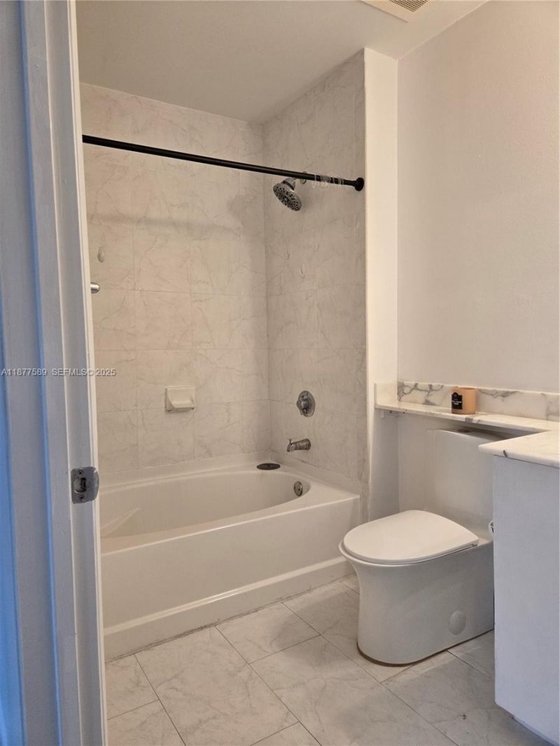 234 NE 3rd St, Unit 1104, Miami, FL 33132 Photo