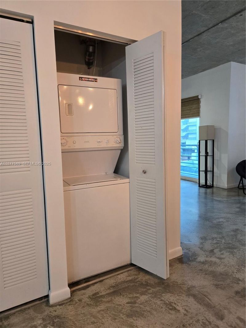 234 NE 3rd St, Unit 1104, Miami, FL 33132 Photo