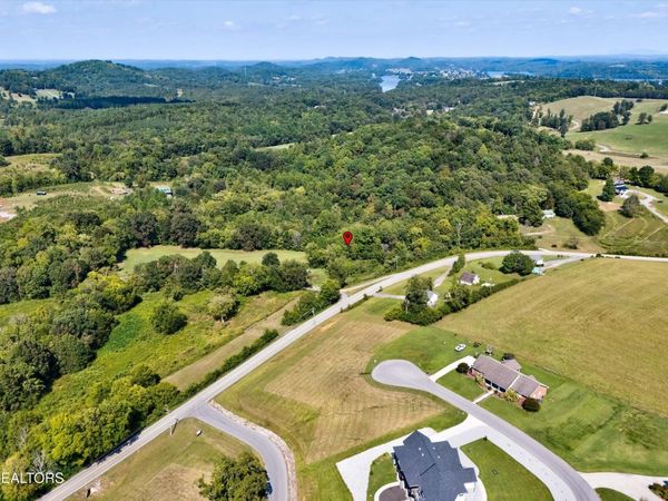 321 Hendrix Loop, Madisonville, TN 37354