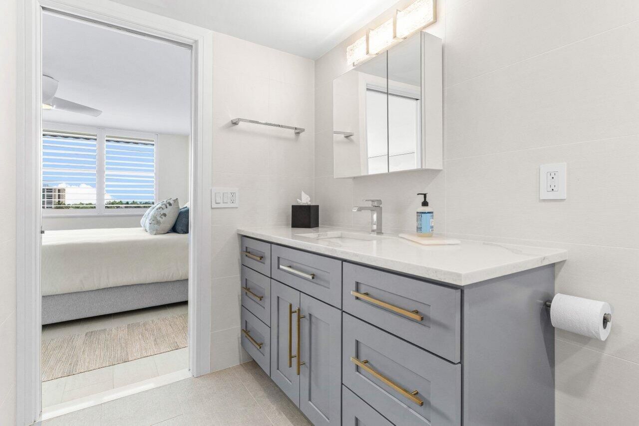 920 Dogwood Drive, Unit 560, Delray Beach, FL 33483 Photo