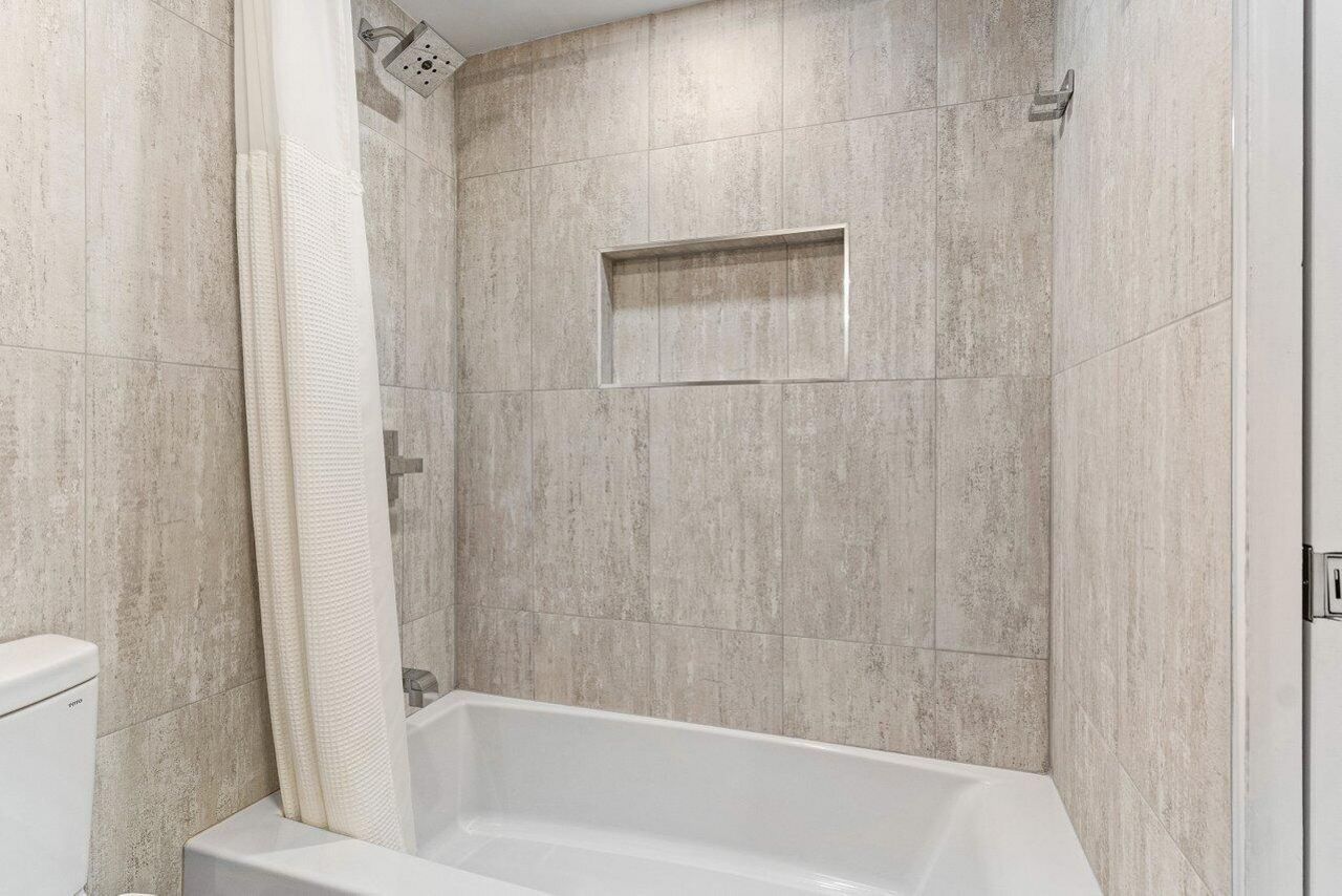 920 Dogwood Drive, Unit 560, Delray Beach, FL 33483 Photo