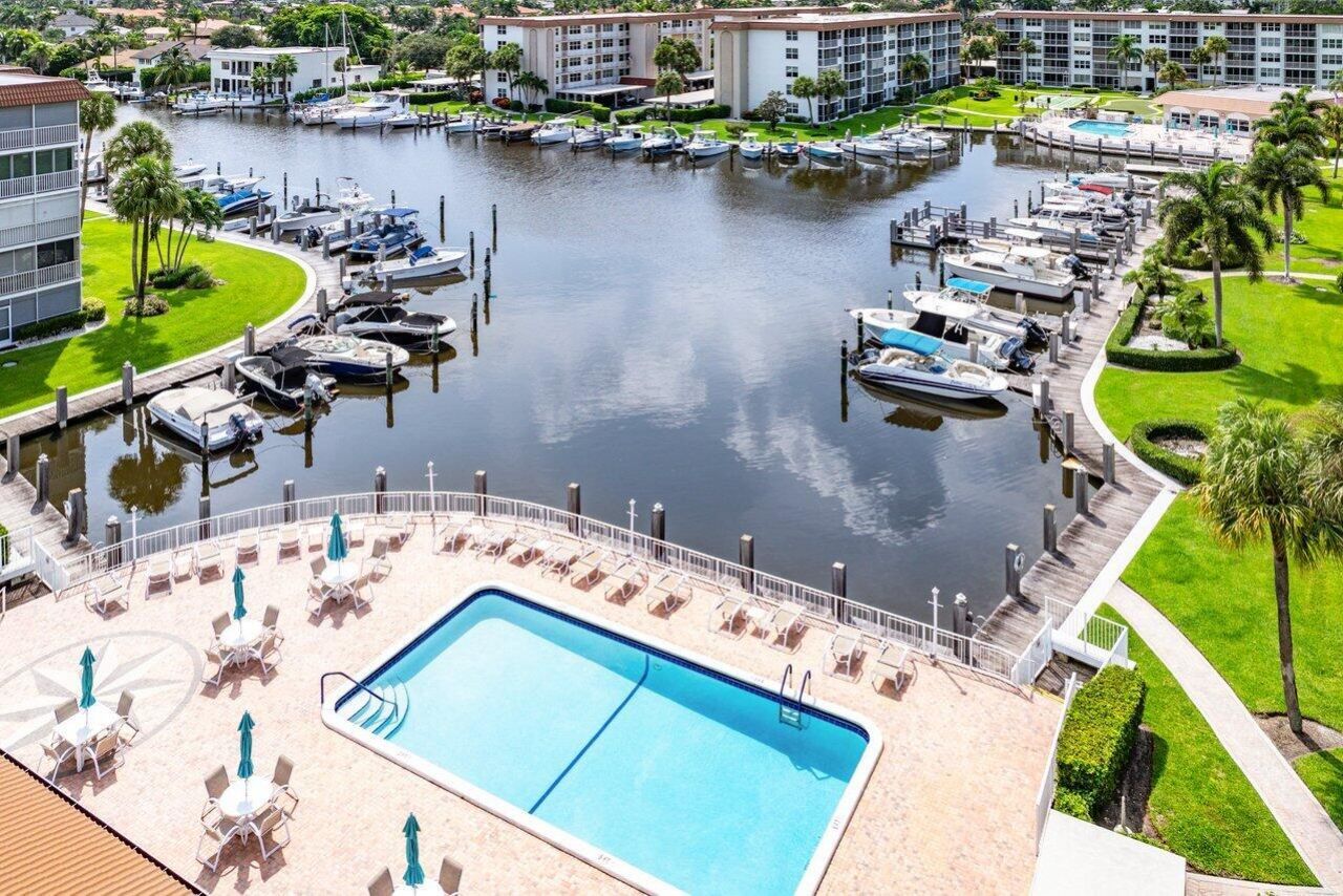 920 Dogwood Drive, Unit 560, Delray Beach, FL 33483 Photo