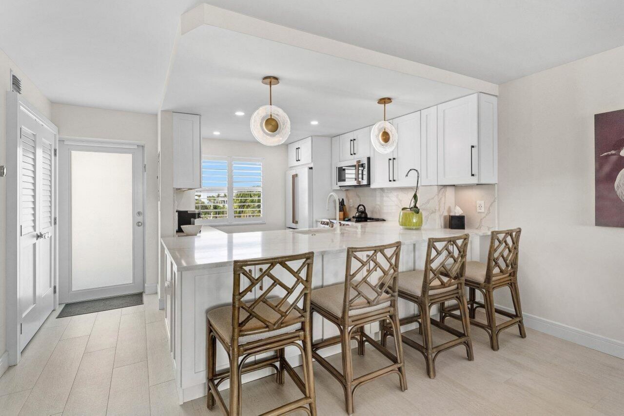 920 Dogwood Drive, Unit 560, Delray Beach, FL 33483 Photo