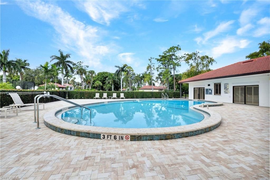 1055 Forest Lakes Dr, Unit F203, Naples, FL 34105 Photo