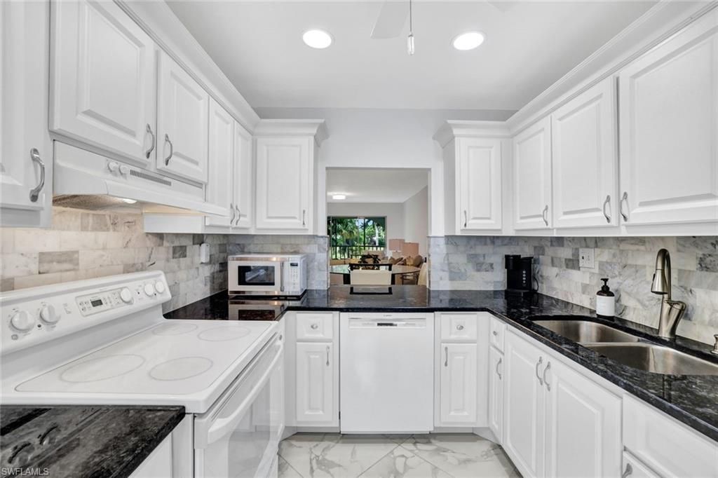 1055 Forest Lakes Dr, Unit F203, Naples, FL 34105 Photo