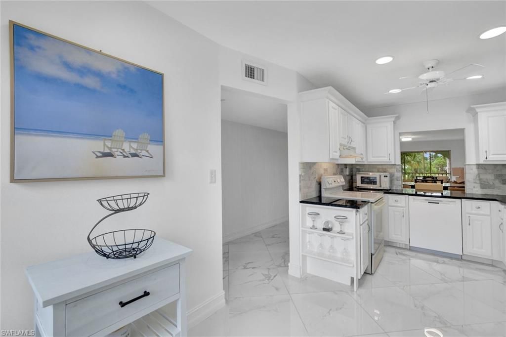 1055 Forest Lakes Dr, Unit F203, Naples, FL 34105 Photo