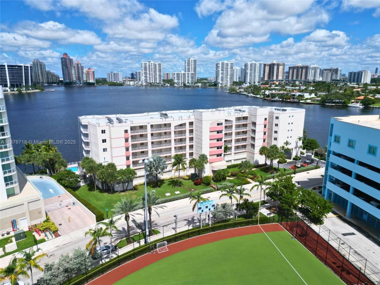 18260 N Bay Rd, Unit 320, Sunny Isles Beach, FL 33160 Photo