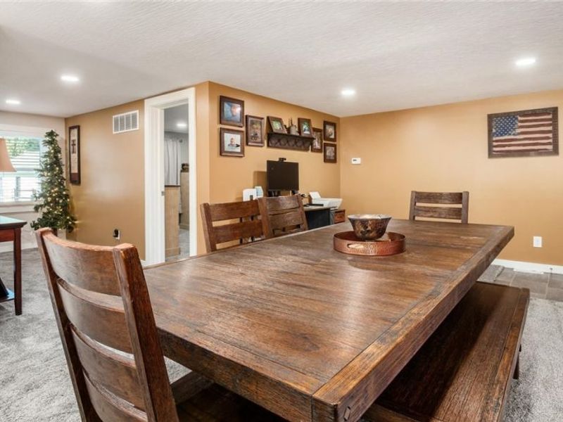 2378 W High Street, Newark, OH 43055 Photo 7