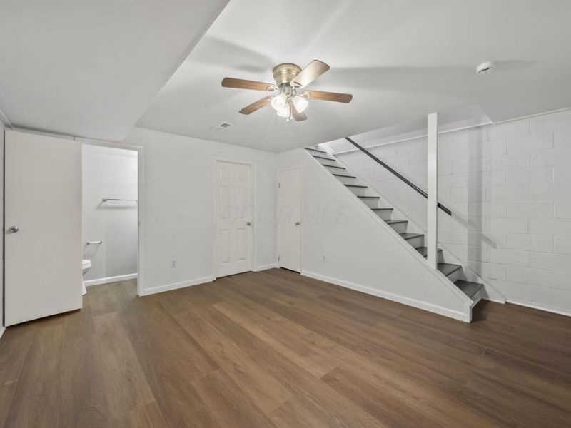 1046 Merrimar Circle N, Unit B, Columbus, OH 43220 Photo 17