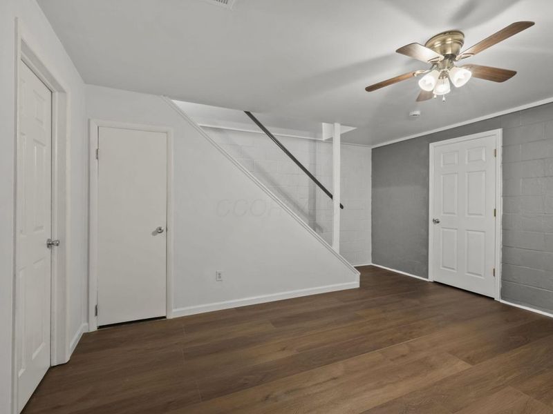 1046 Merrimar Circle N, Unit B, Columbus, OH 43220 Photo 18