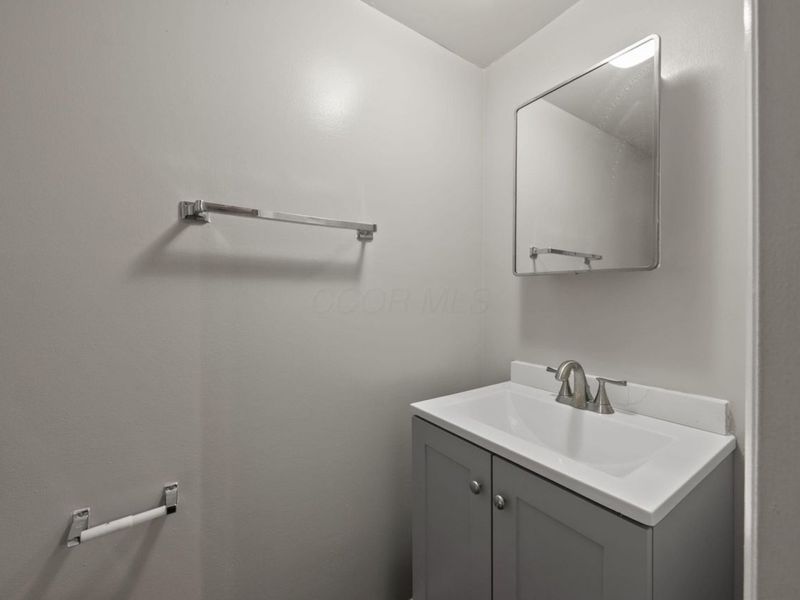 1046 Merrimar Circle N, Unit B, Columbus, OH 43220 Photo 19