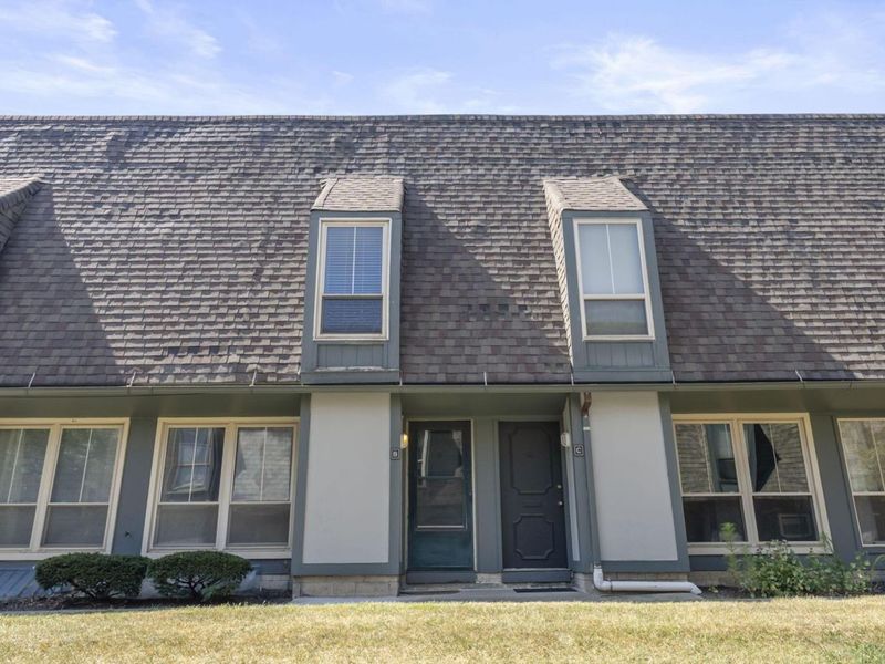 1046 Merrimar Circle N, Unit B, Columbus, OH 43220 Photo 23