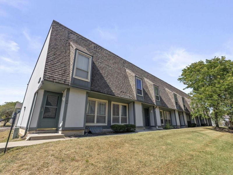 1046 Merrimar Circle N, Unit B, Columbus, OH 43220 Photo 24