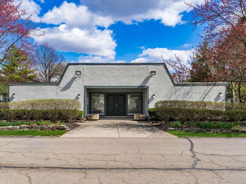 1046 Merrimar Circle N, Unit B, Columbus, OH 43220 Photo 34