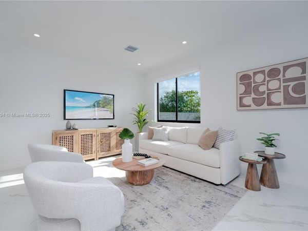 238 NW 2nd St, Unit 6, Florida City, FL 33034