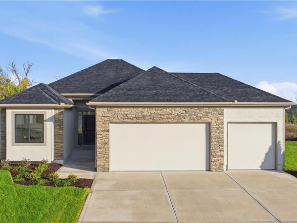 7900 SE Hoot Owl Street, Blue Springs, MO 64014