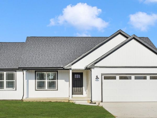 706 Cates Drive, Mahomet, IL 61853