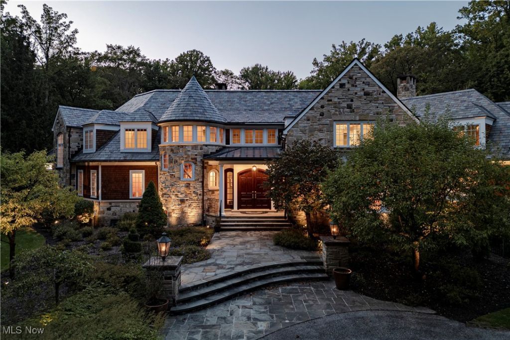 7955 Gray Eagle Chase, Gates Mills, OH 44040