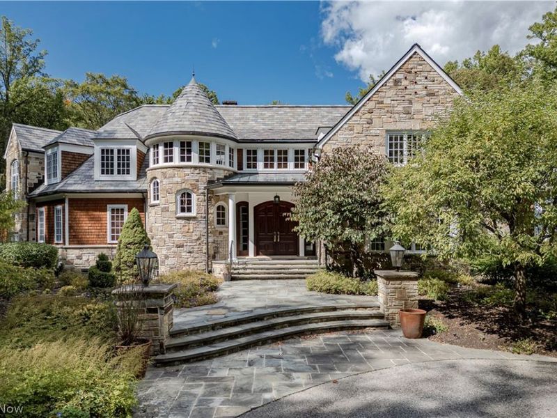 7955 Gray Eagle Chase, Gates Mills, OH 44040 Photo 2
