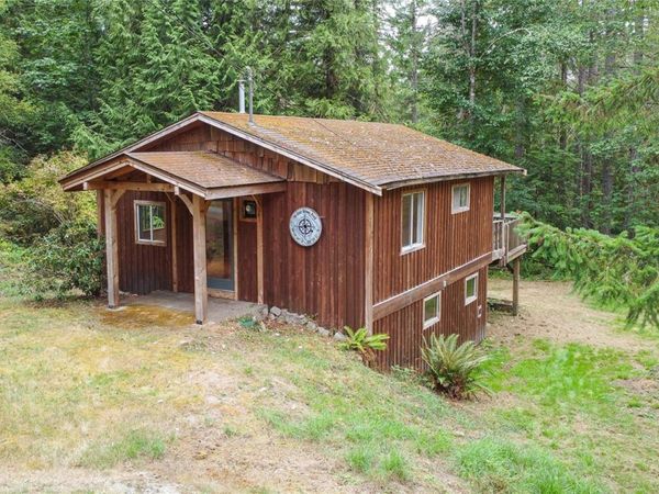 80 Blue Heron Rd, Thetis Island, BC V0R 2Y0