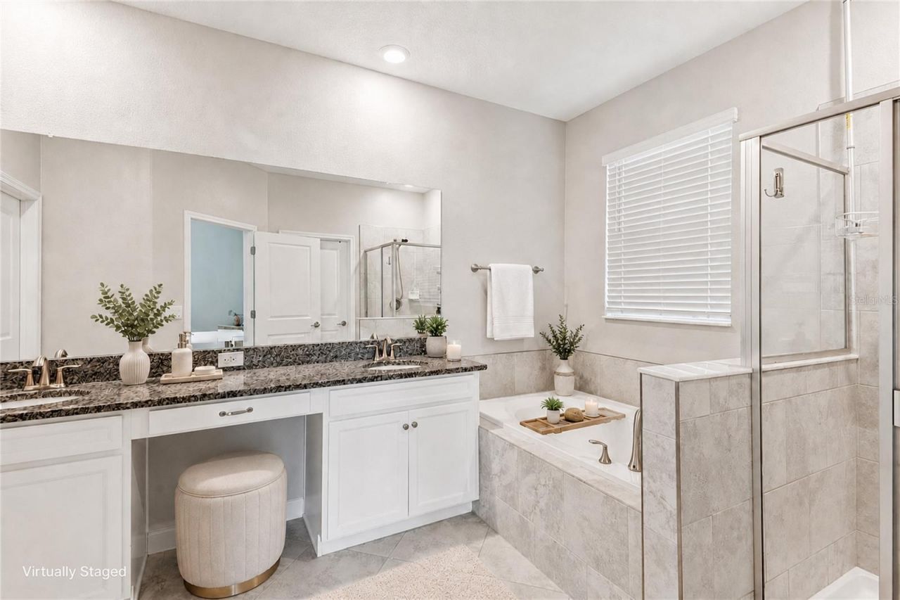 24928 Lambrusco Loop, Lutz, FL 33559 Photo
