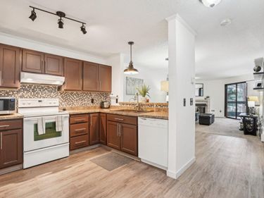 7621 Edinborough Way, Unit 2201, Edina, MN 55435