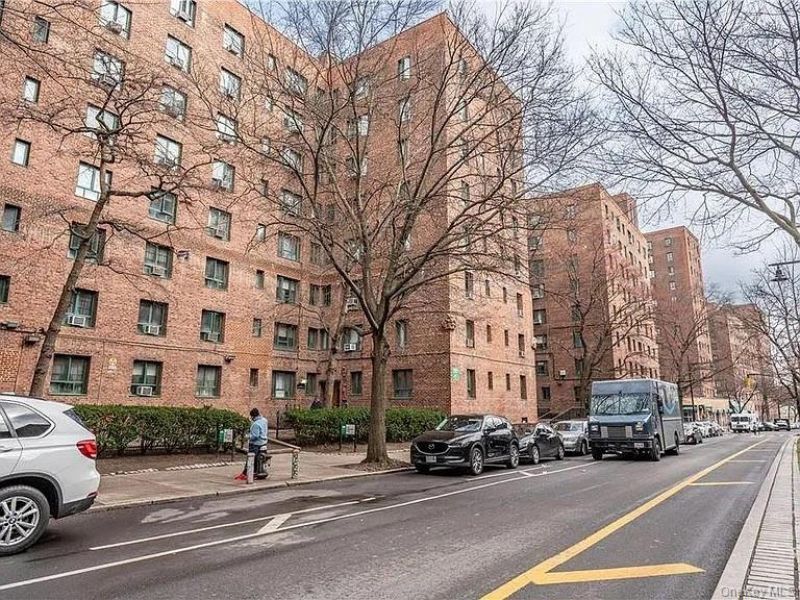 1554 Unionport Road, Unit 3B, Bronx, NY 10462 Main Photo
