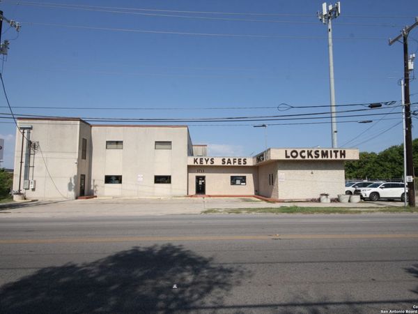 3723 West, San Antonio, TX 78213