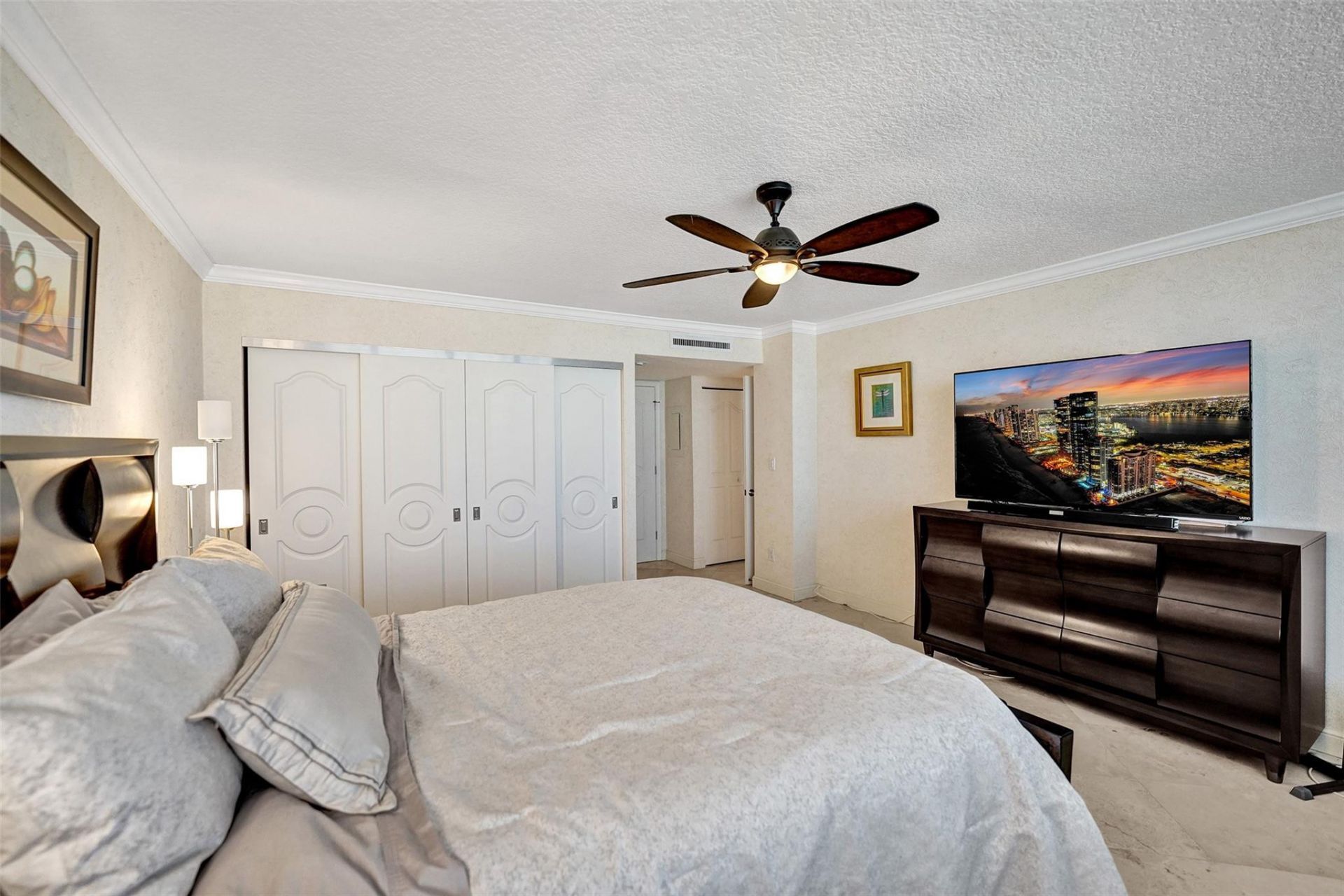 936 Intracoastal Drive, Unit 11c, Fort Lauderdale, FL 33304 Photo