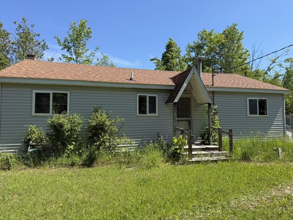 9625 Bolton Road, Posen, MI 49776