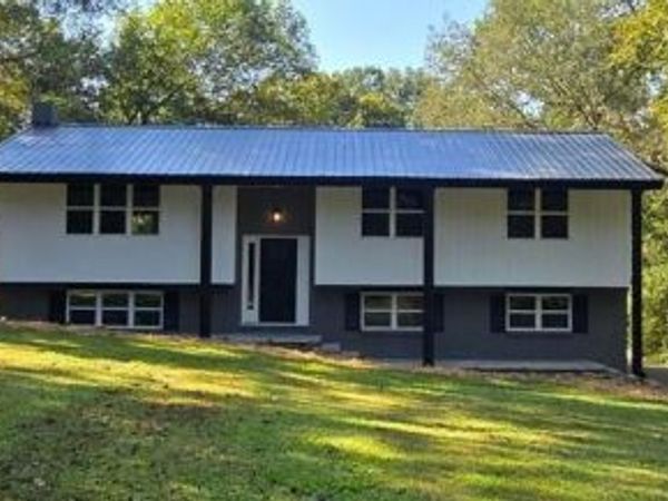 711 Omega Drive, Whitwell, TN 37397