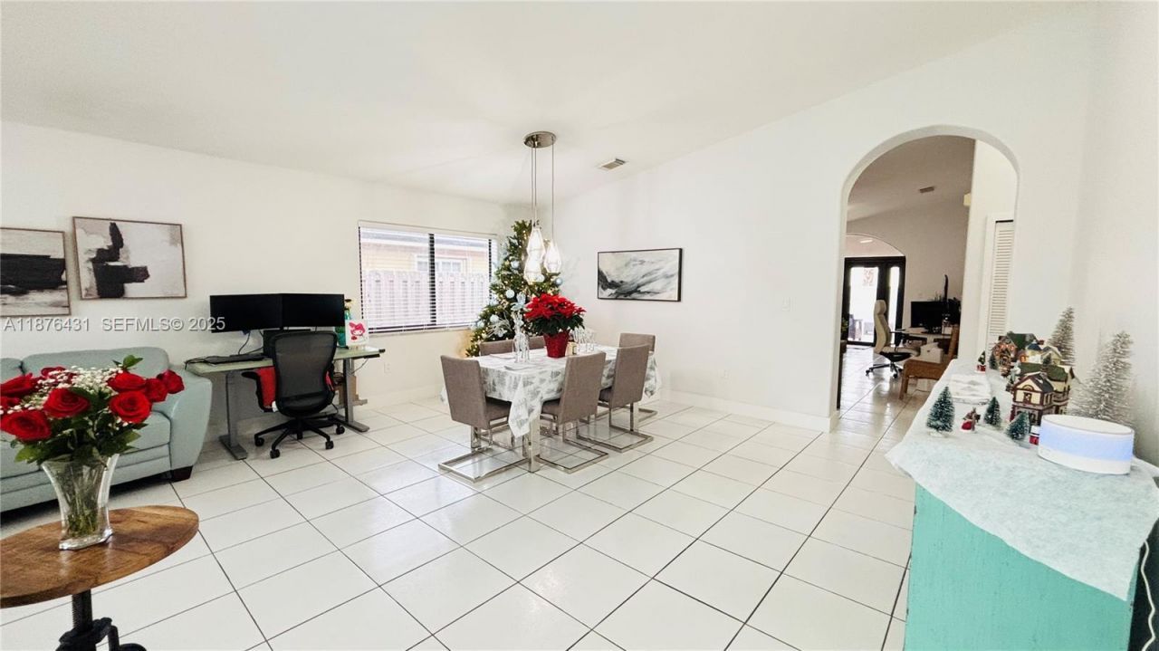 16605 SW 90th St, Miami, FL 33196 Photo