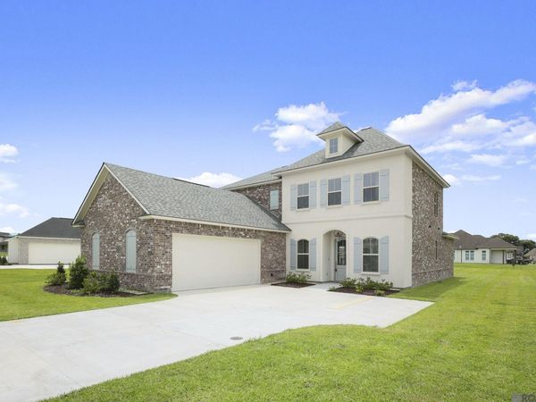 106 Sternfels Court, Thibodaux, LA 70301