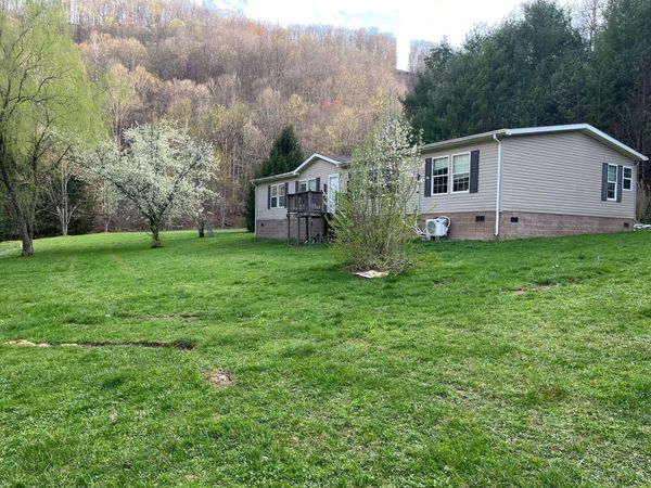 1451 Robins Fork Rd, Renick, WV 24966